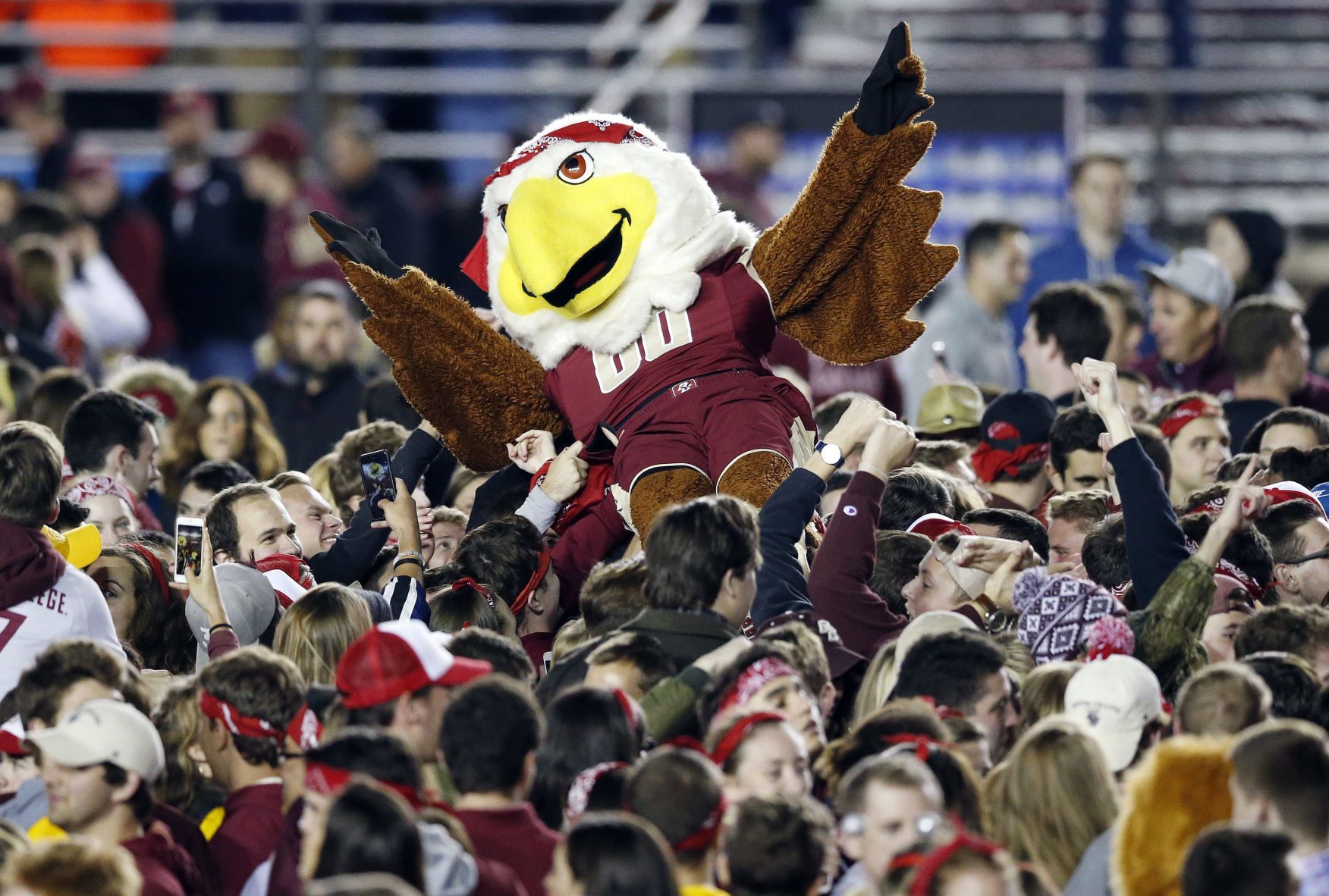 Boston College wins 3rd straight, beats Florida State 35-3 - The Garden ...