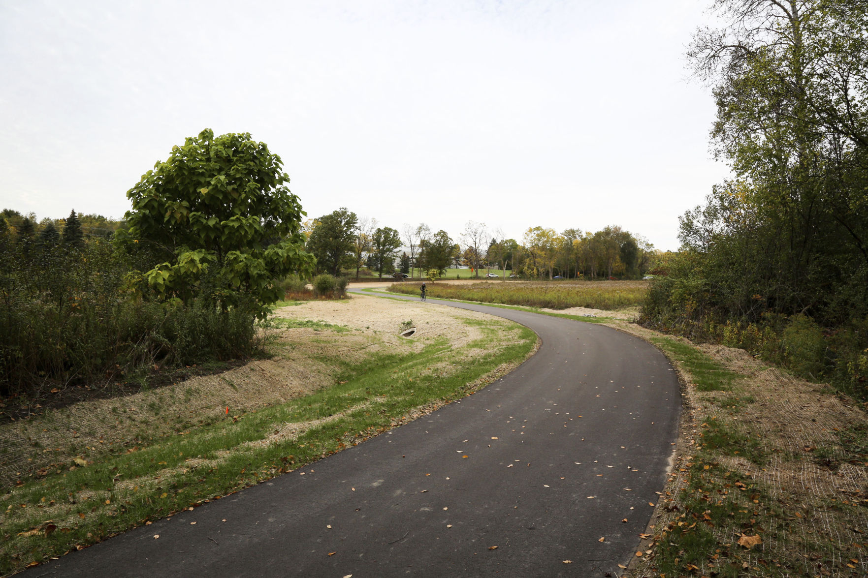 Hiking Biking Path Offers Matthaei Botanical Gardens Link The Garden