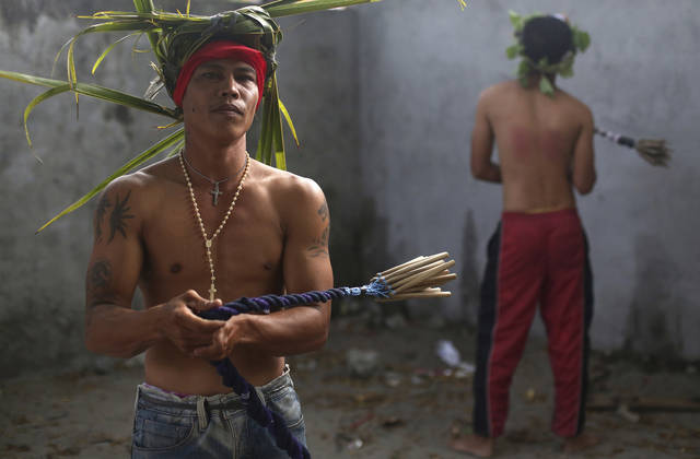 Filipino Devotees Reenact Good Friday Crucifixion The Garden Island