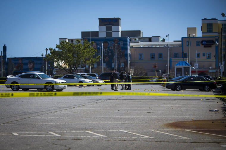 Police: 2 dead, 3 arrested in Virginia Beach shootings ...