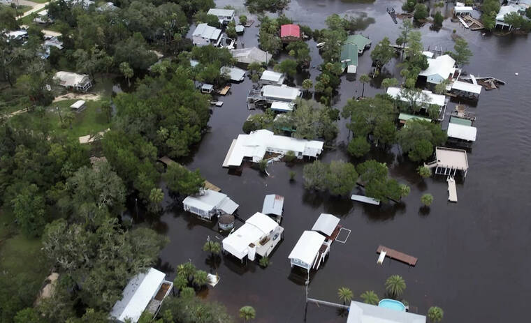 Hurricane Idalia hits Florida with 125 mph winds, flooding streets ...