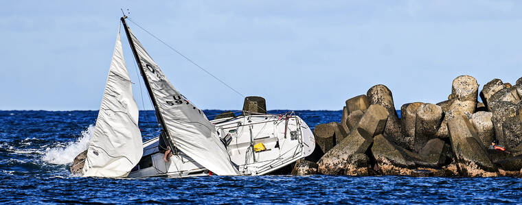 maui yacht ran aground