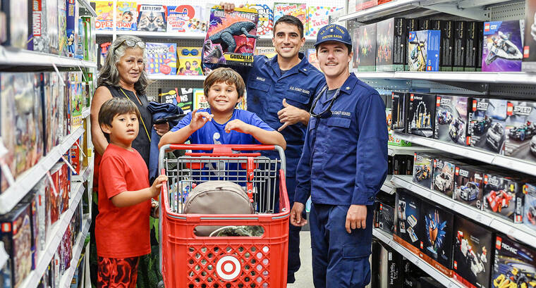 Heroes and Helpers enjoy shopping spree – The Garden Island